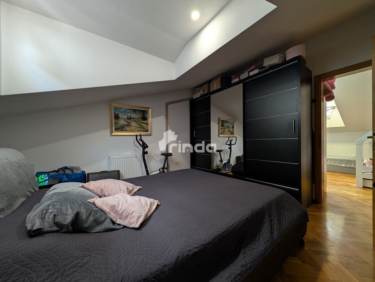Stanovanje z veliko teraso in poslovnim prostorom - Putini - 75 m2 + 25 m2 + (25 m2)