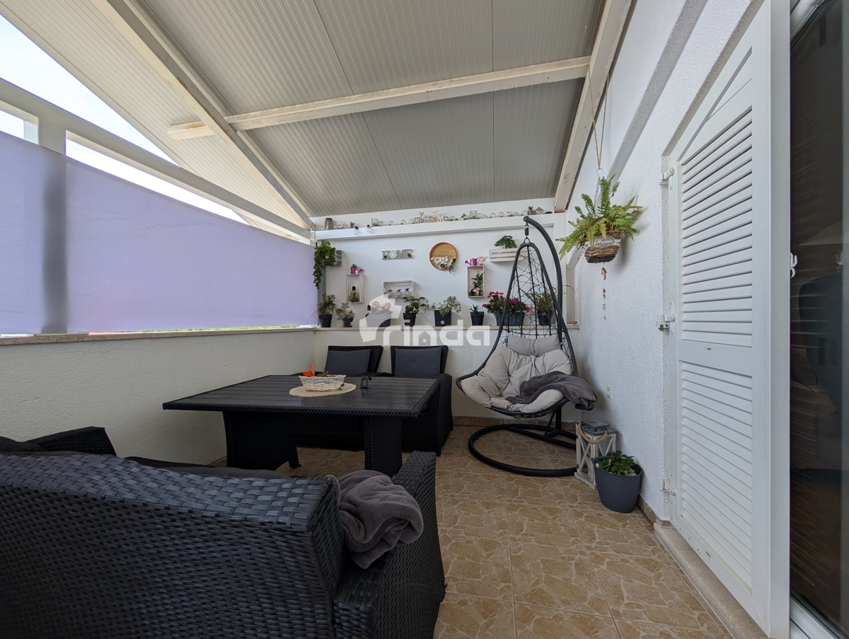 Stanovanje z veliko teraso in poslovnim prostorom - Putini - 75 m2 + 25 m2 + (25 m2)