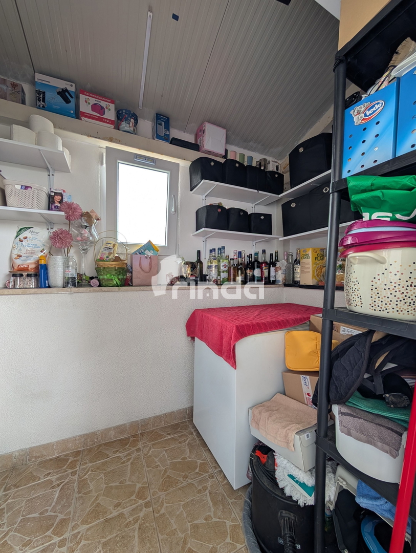 Stanovanje z veliko teraso in poslovnim prostorom - Putini - 75 m2 + 25 m2 + (25 m2)