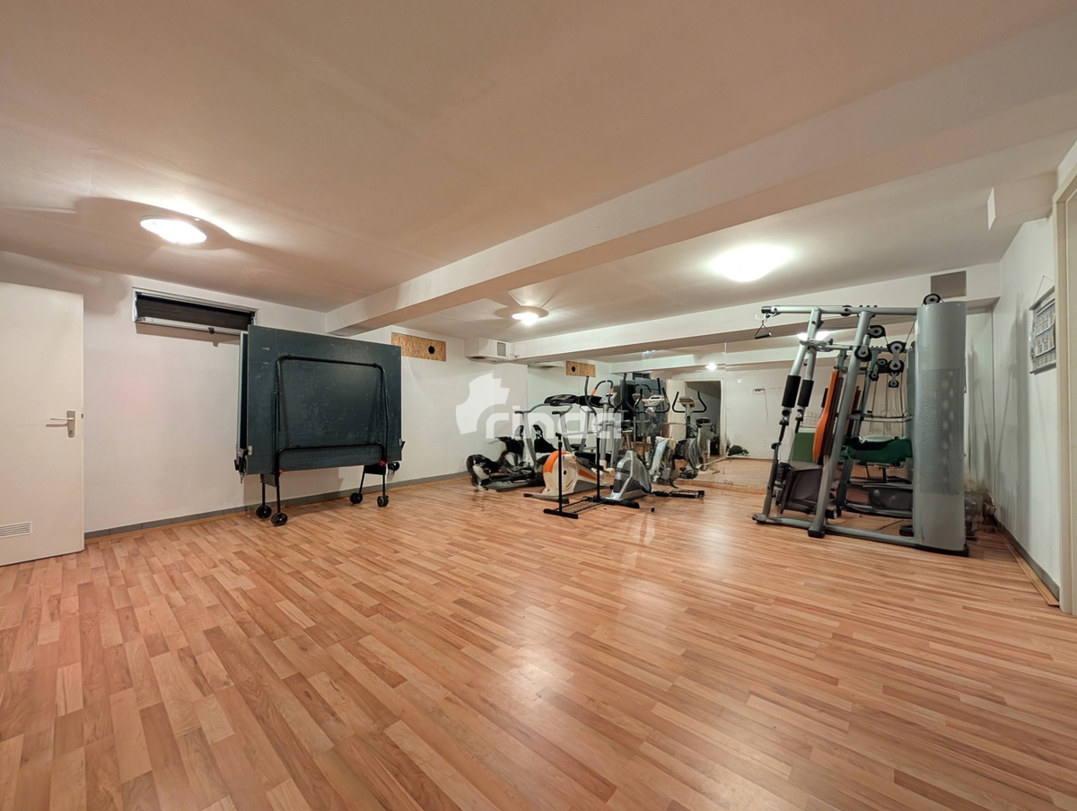 Stanovanje z dvema spalnicama, teraso in pogledom na morje - Rovinj center - 90 m2