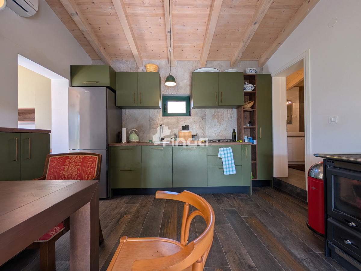 Kmetijsko posestvo z legalizirano hišo - 12.000 m2 + (36 m2)