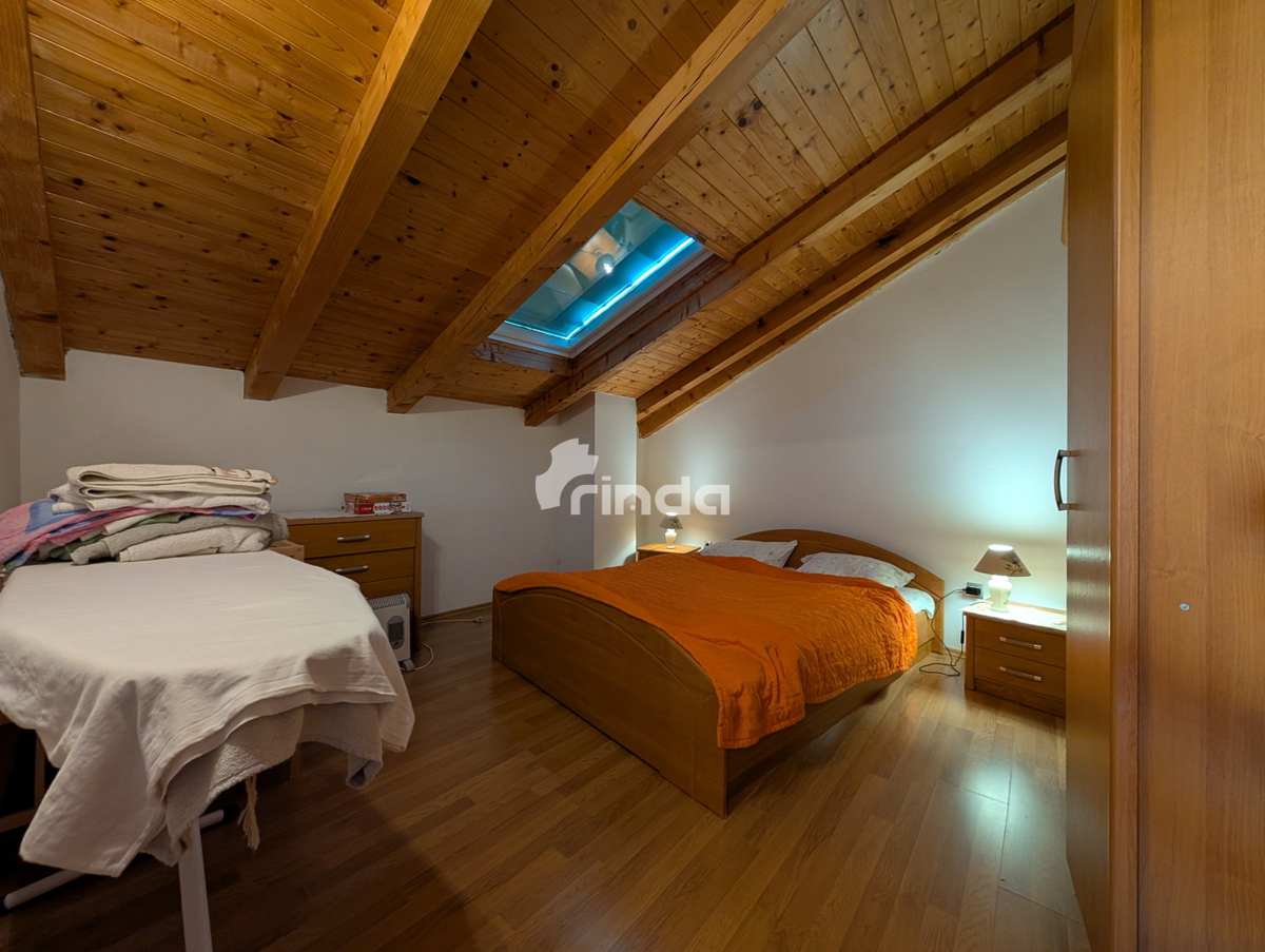 Stan v Rovinju z velikim neurejenim pritličjem in vrtom - 79m2 + 84m2 - Rovinj