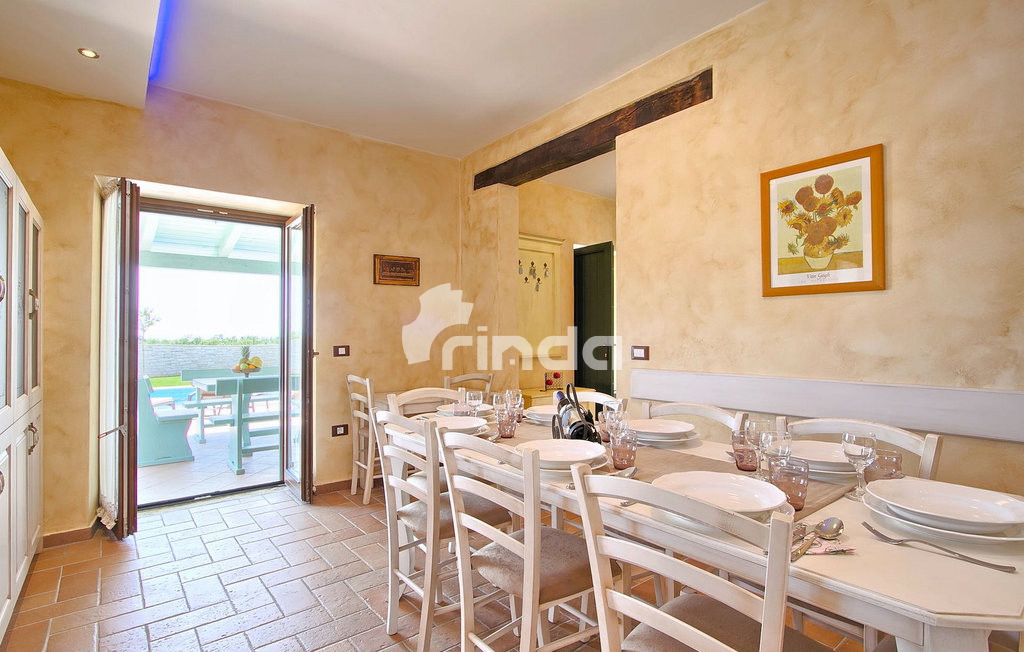 Vila s bazenom - okolica Tinjana - 230 m2 + (847 m2)