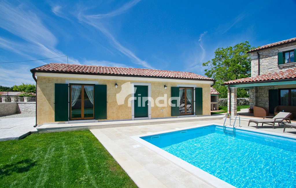 Vila s bazenom - okolica Tinjana - 230 m2 + (847 m2)