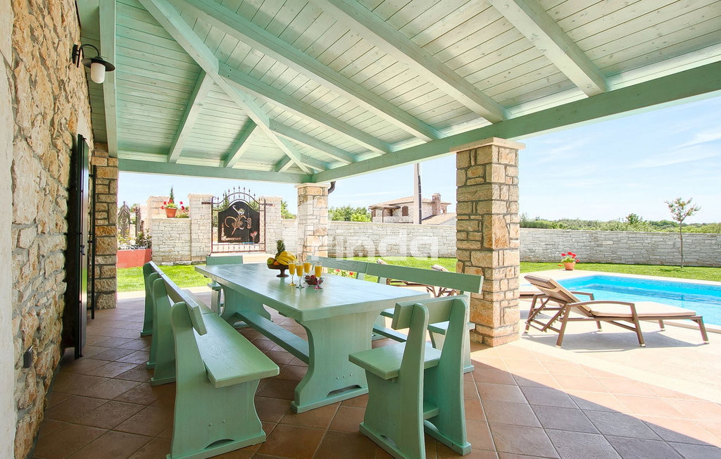 Vila s bazenom - okolica Tinjana - 230 m2 + (847 m2)