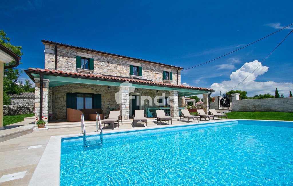 Vila s bazenom - okolica Tinjana - 230 m2 + (847 m2)