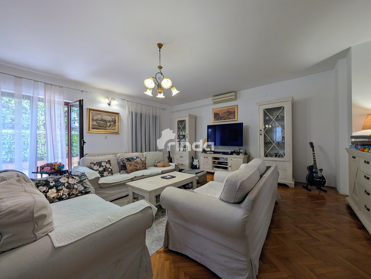 Dvojna hiša - 4 bivalne enote - Rovinj - 365 m2 + (170 m2)