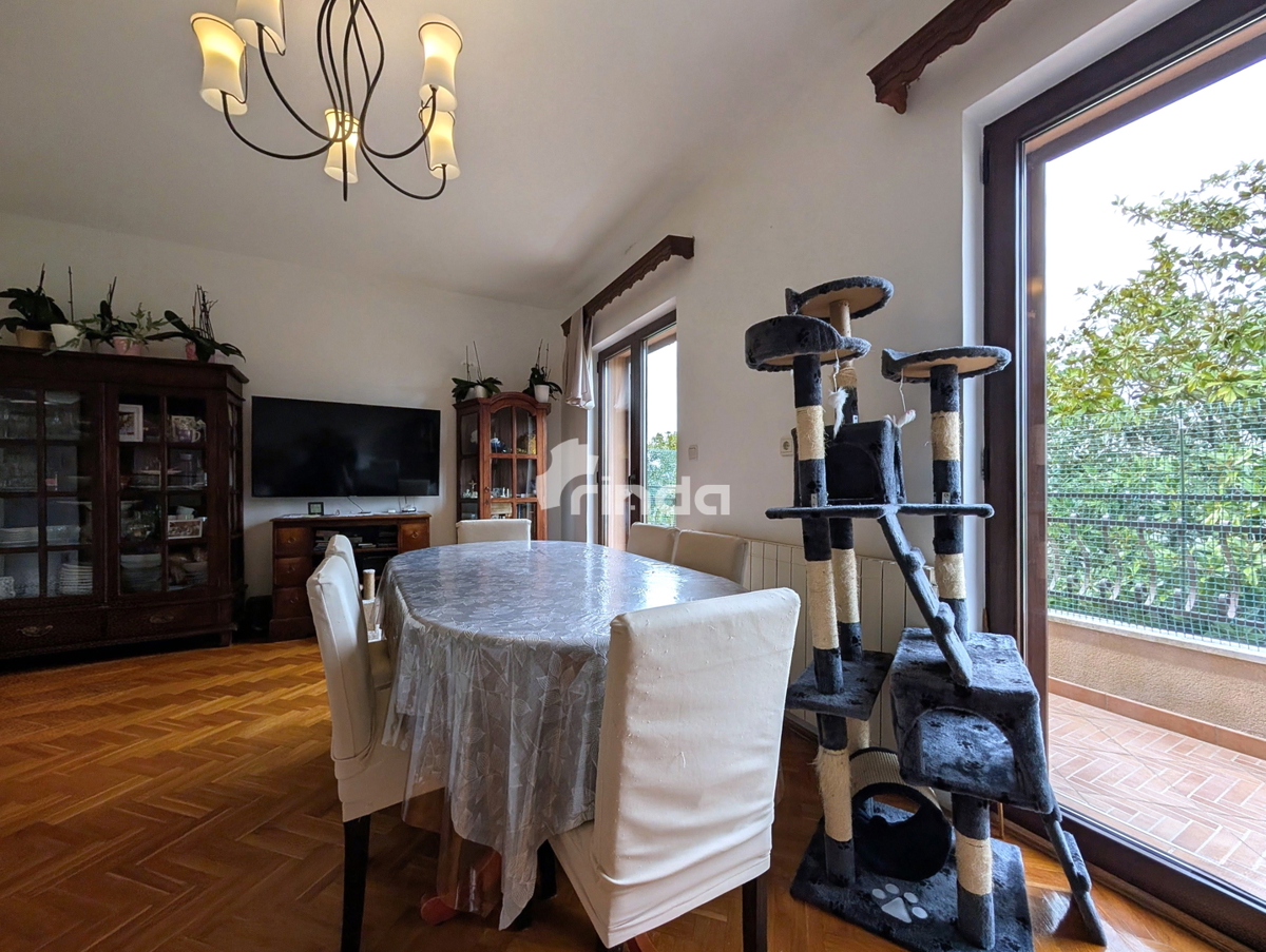 Dvojna hiša - 4 bivalne enote - Rovinj - 365 m2 + (170 m2)