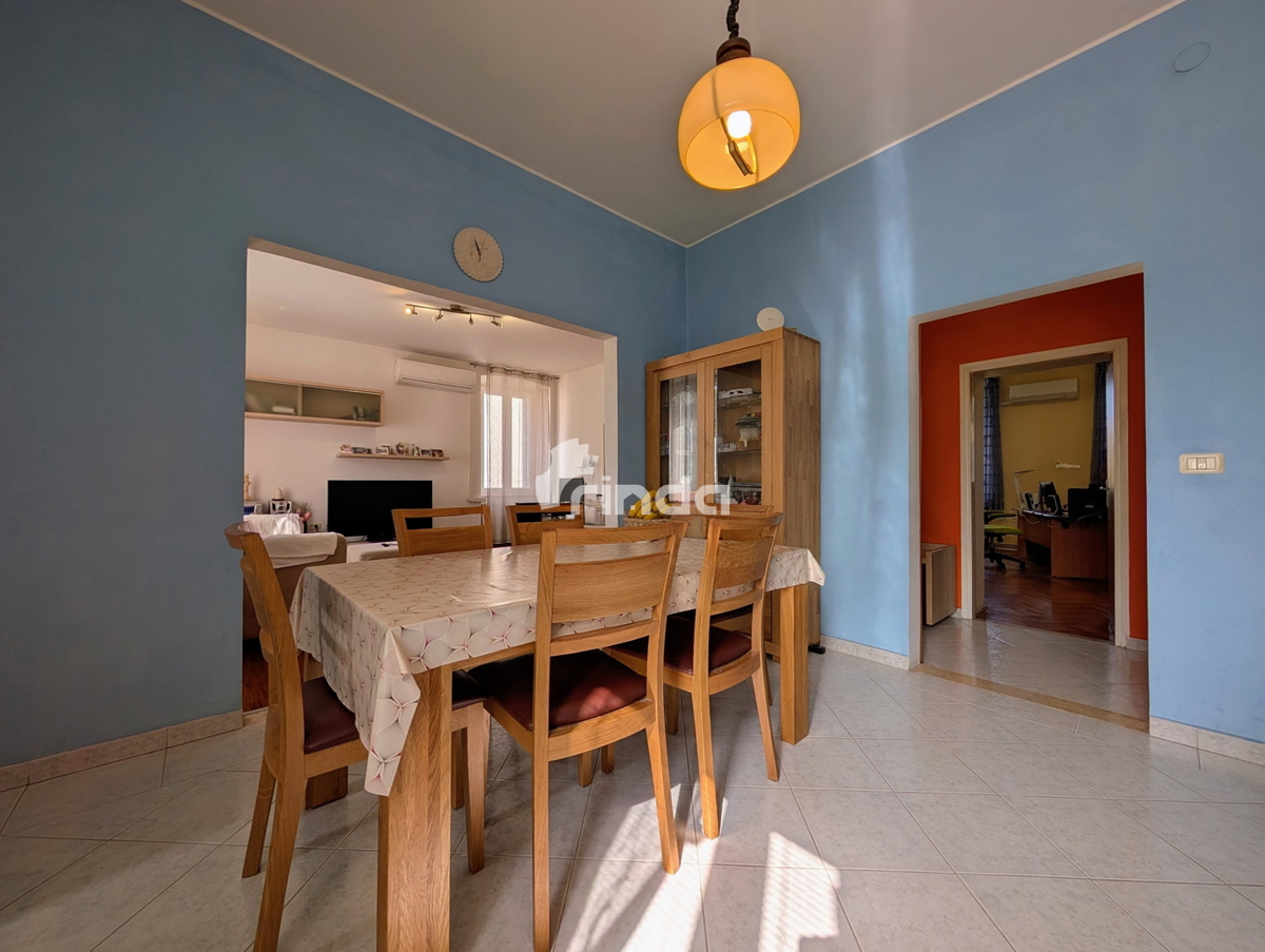 Prostorno družinsko stanovanje z vrtom - Pula - 81 m2 + (220 m2)