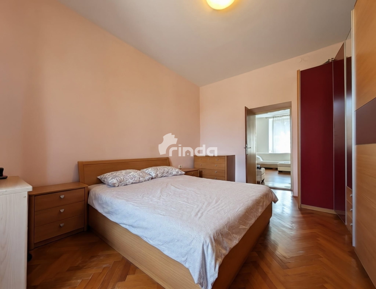 Prostorno družinsko stanovanje z vrtom - Pula - 81 m2 + (220 m2)