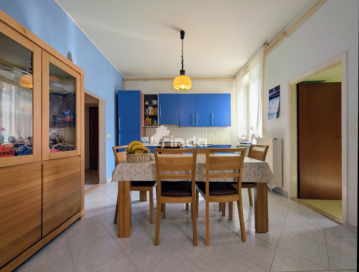 Prostorno družinsko stanovanje z vrtom - Pula - 81 m2 + (220 m2)