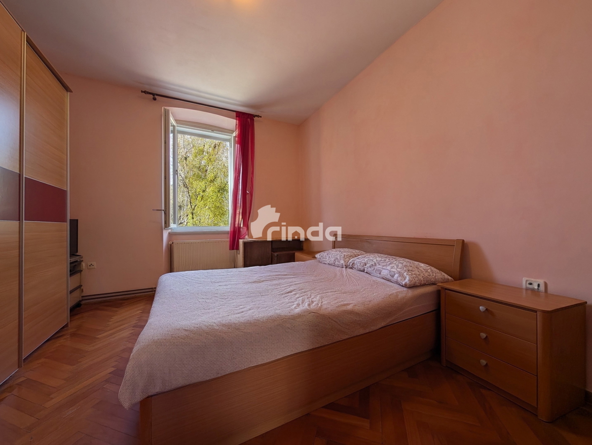 Prostorno družinsko stanovanje z vrtom - Pula - 81 m2 + (220 m2)