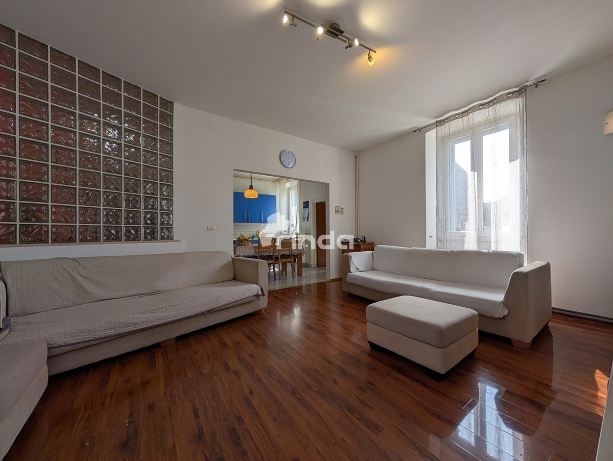 Prostorno družinsko stanovanje z vrtom - Pula - 81 m2 + (220 m2)