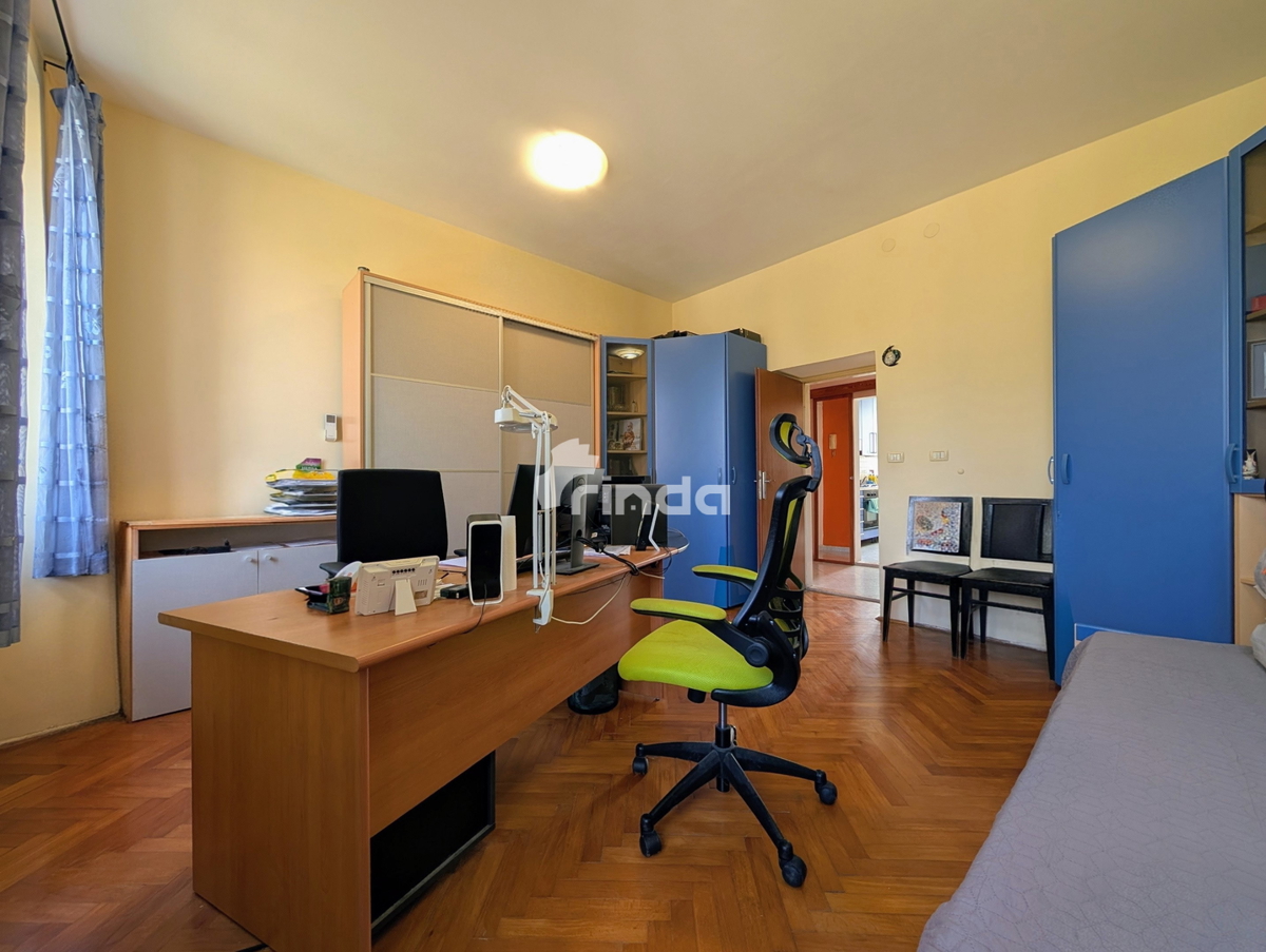 Prostorno družinsko stanovanje z vrtom - Pula - 81 m2 + (220 m2)