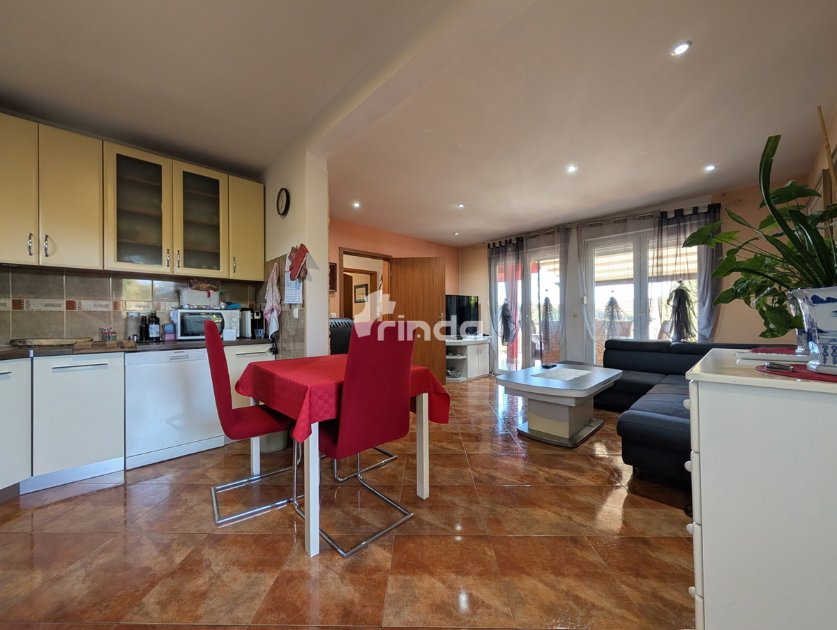 Samostojna hiša s bazenom v okolici Rovinja - 60 m2 + (500 m2)