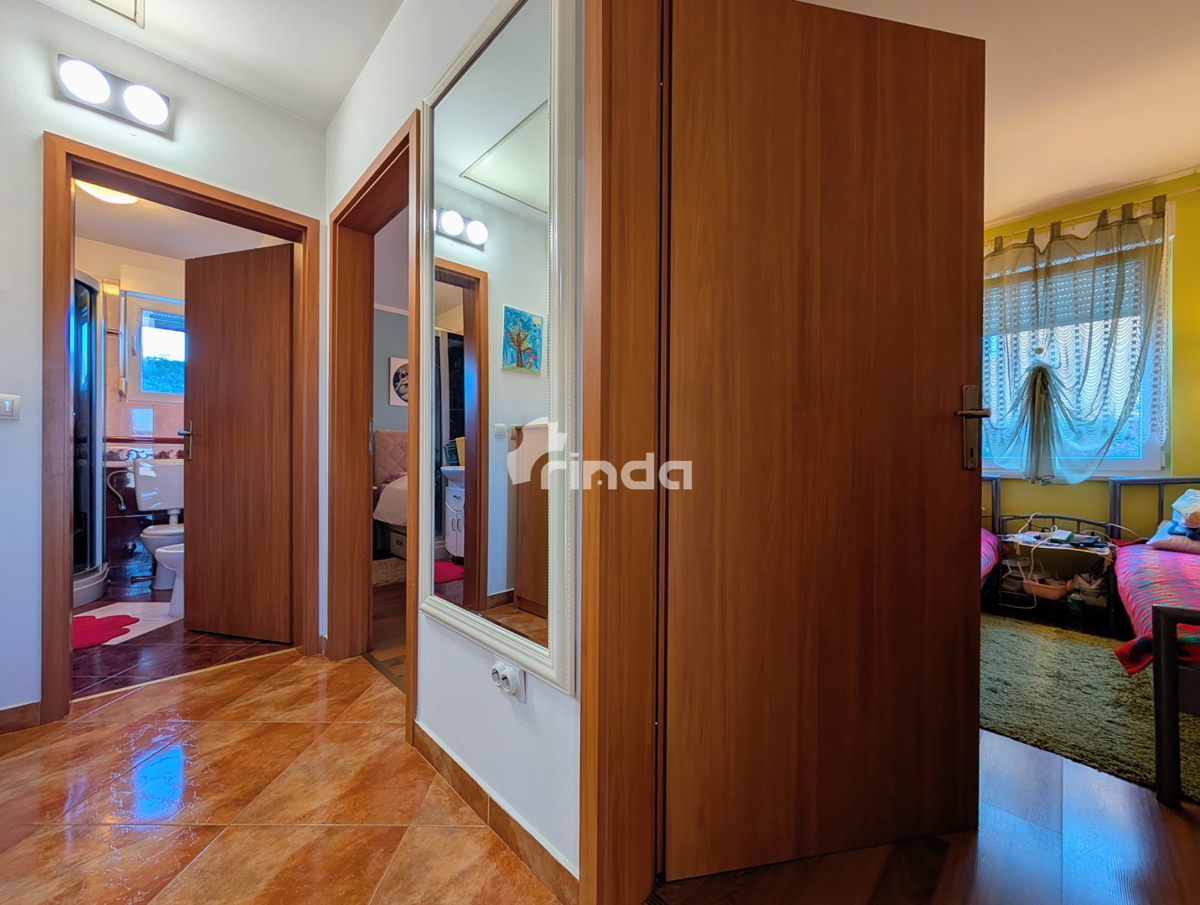 Samostojna hiša s bazenom v okolici Rovinja - 60 m2 + (500 m2)