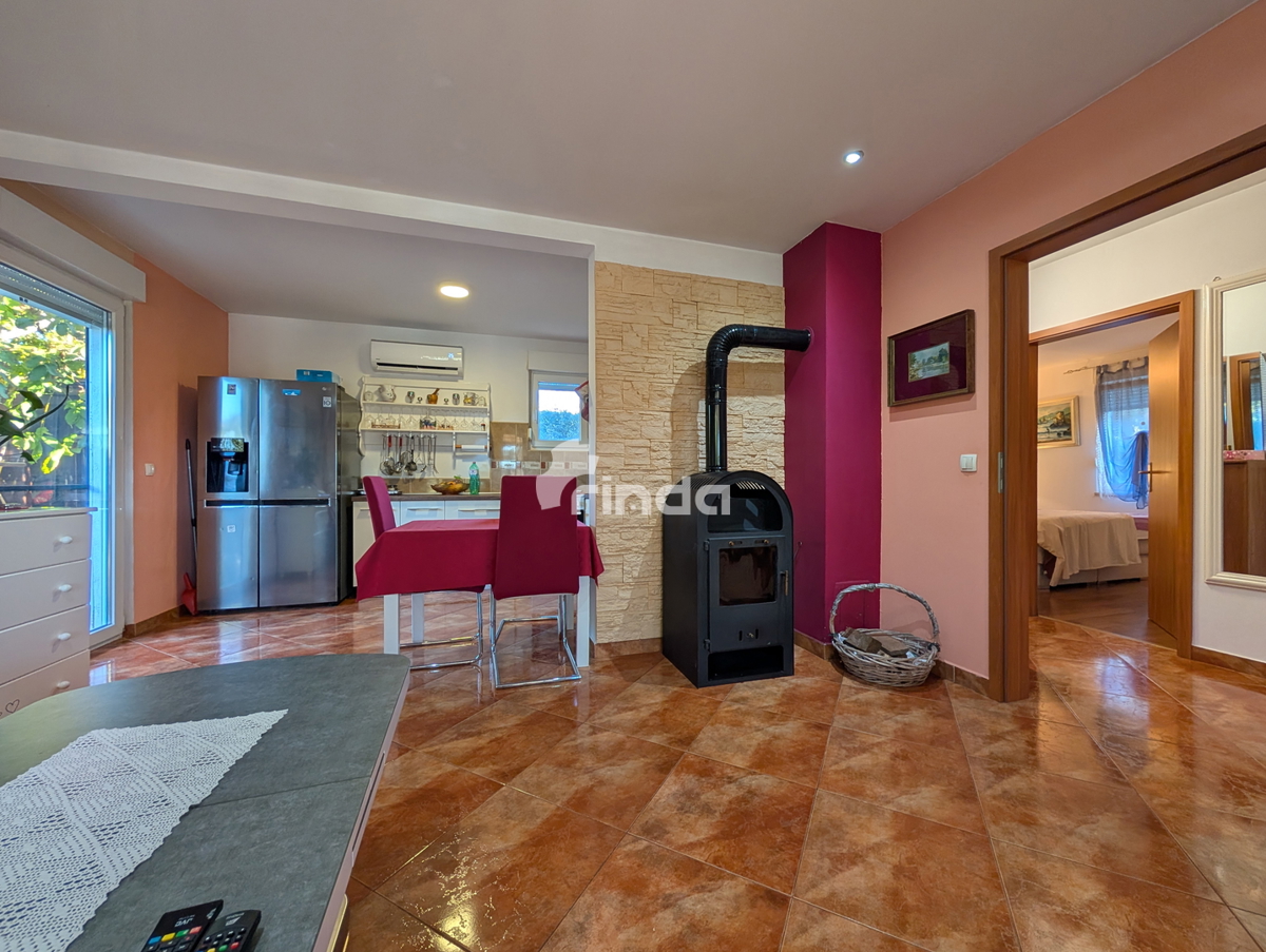 Samostojna hiša s bazenom v okolici Rovinja - 60 m2 + (500 m2)