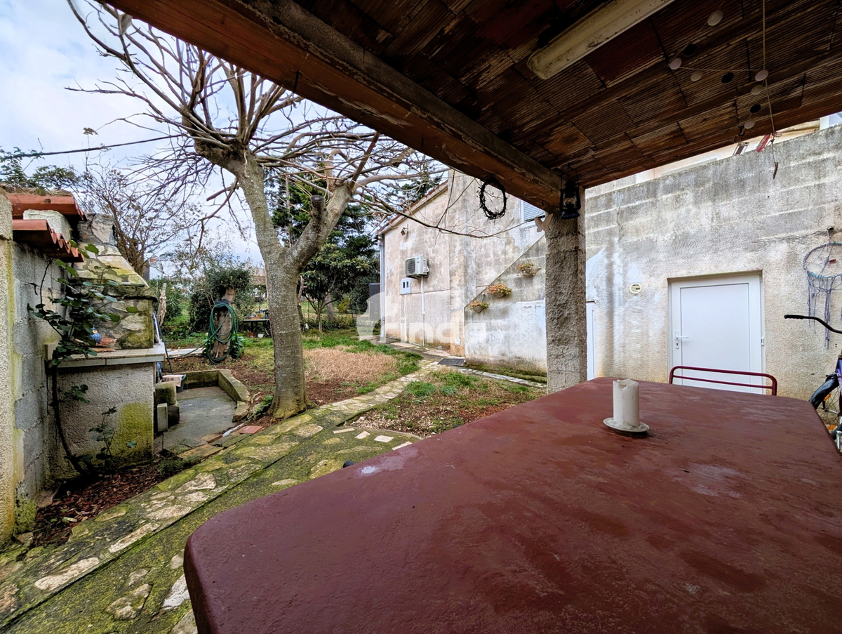 Hiša - Ližnjan - Marlera - 80m2 (200m2 zemljišča)