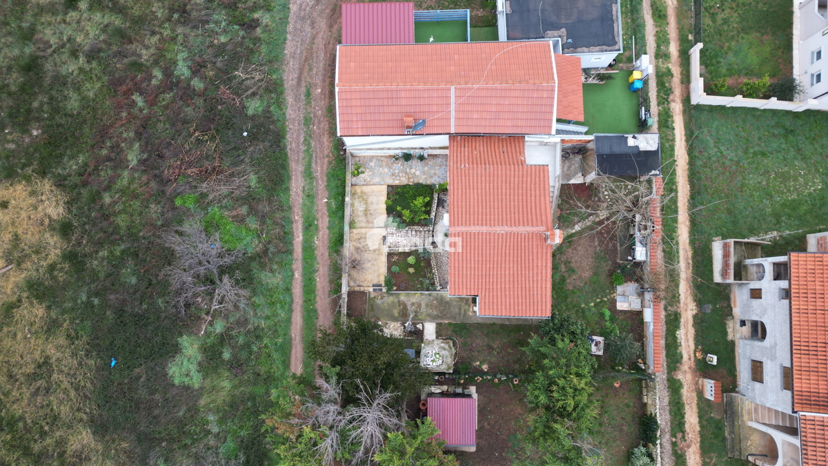 Hiša - Ližnjan - Marlera - 80m2 (200m2 zemljišča)