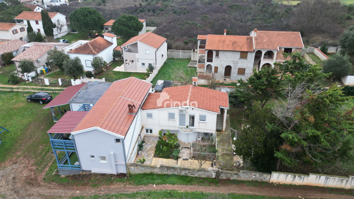 Hiša - Ližnjan - Marlera - 80m2 (200m2 zemljišča)