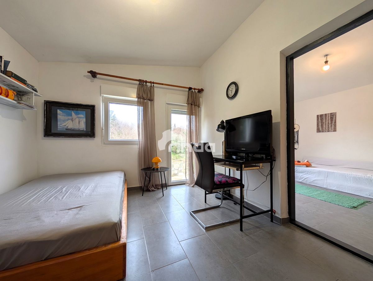 Hiša - Ližnjan - Marlera - 80m2 (200m2 zemljišča)