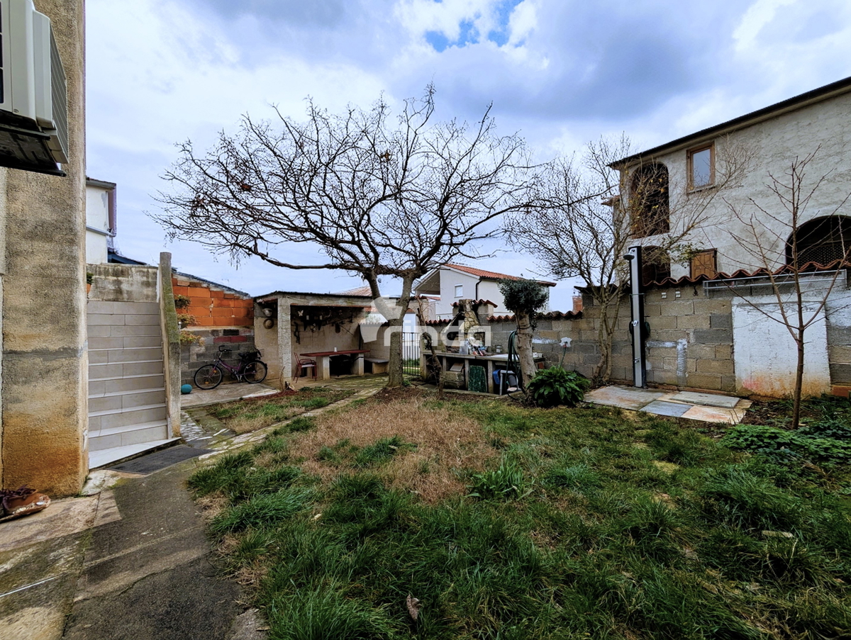 Hiša - Ližnjan - Marlera - 80m2 (200m2 zemljišča)
