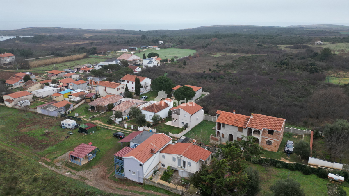 Hiša - Ližnjan - Marlera - 80m2 (200m2 zemljišča)