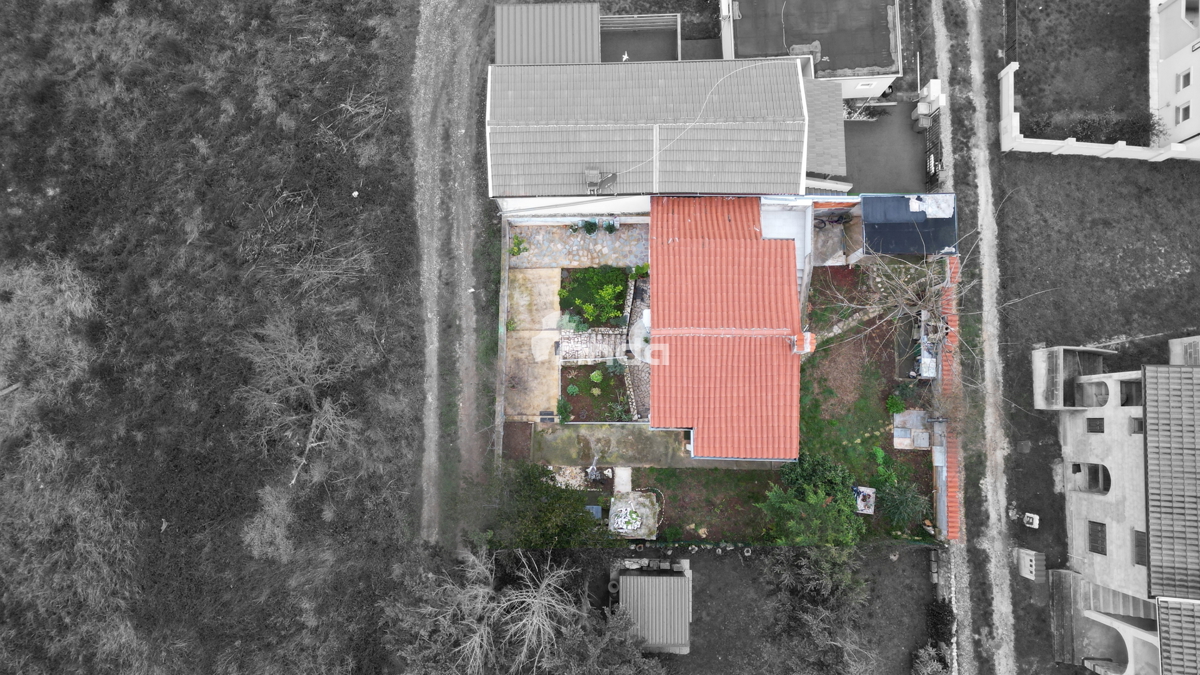 Hiša - Ližnjan - Marlera - 80m2 (200m2 zemljišča)