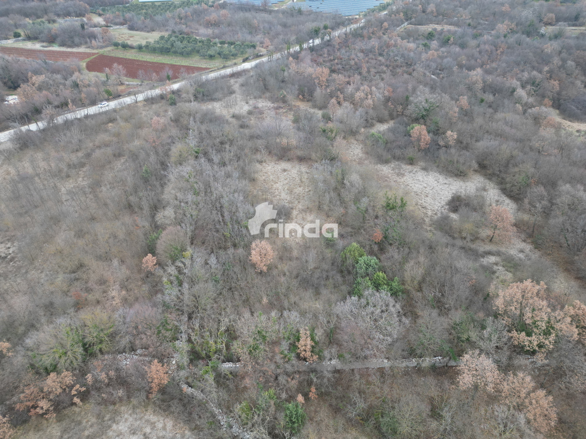 Gradbeno zemljišče - Kanfanar - Industrijska cona - 8.459 m2