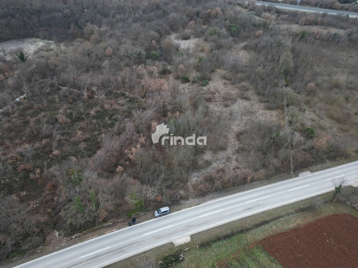 Gradbeno zemljišče - Kanfanar - Industrijska cona - 8.459 m2