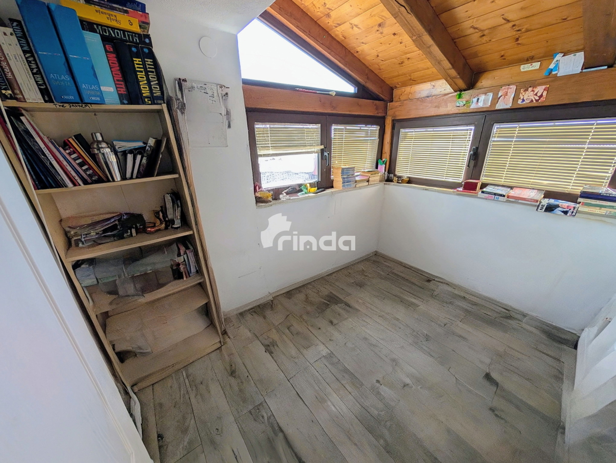 Dvodinjsko stanovanje v mirnem delu širšega središča Rovinja - 127 m2