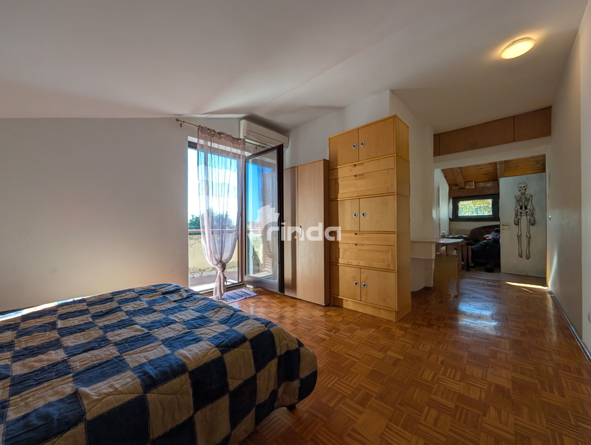 Dvodinjsko stanovanje v mirnem delu širšega središča Rovinja - 127 m2