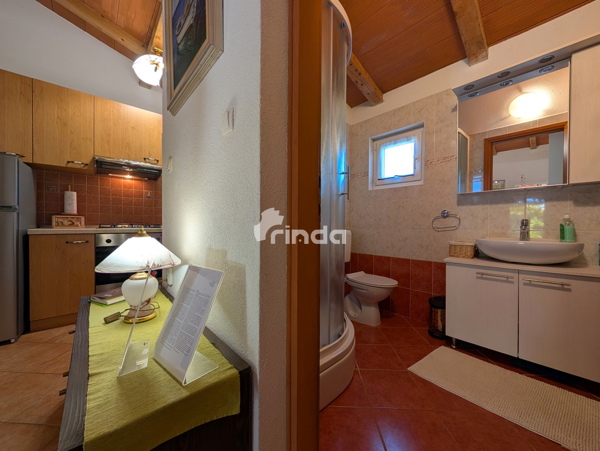 Velika posest na obrobju Rovinja - 125 m2 + (4550 m2)