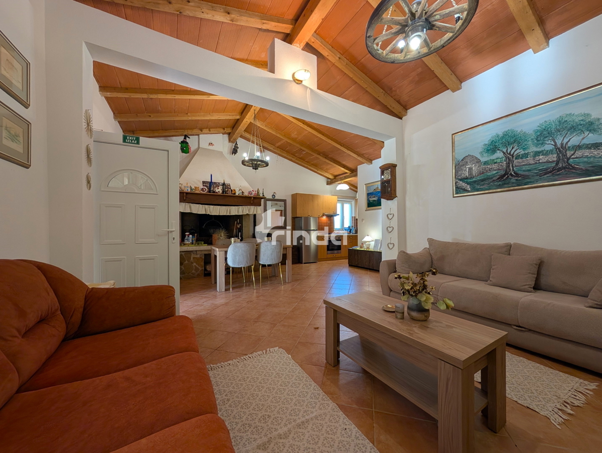 Velika posest na obrobju Rovinja - 125 m2 + (4550 m2)