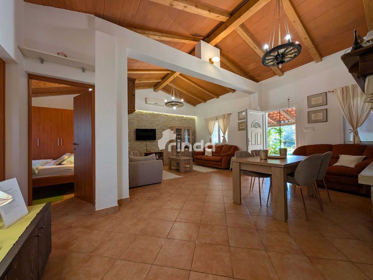 Velika posest na obrobju Rovinja - 125 m2 + (4550 m2)