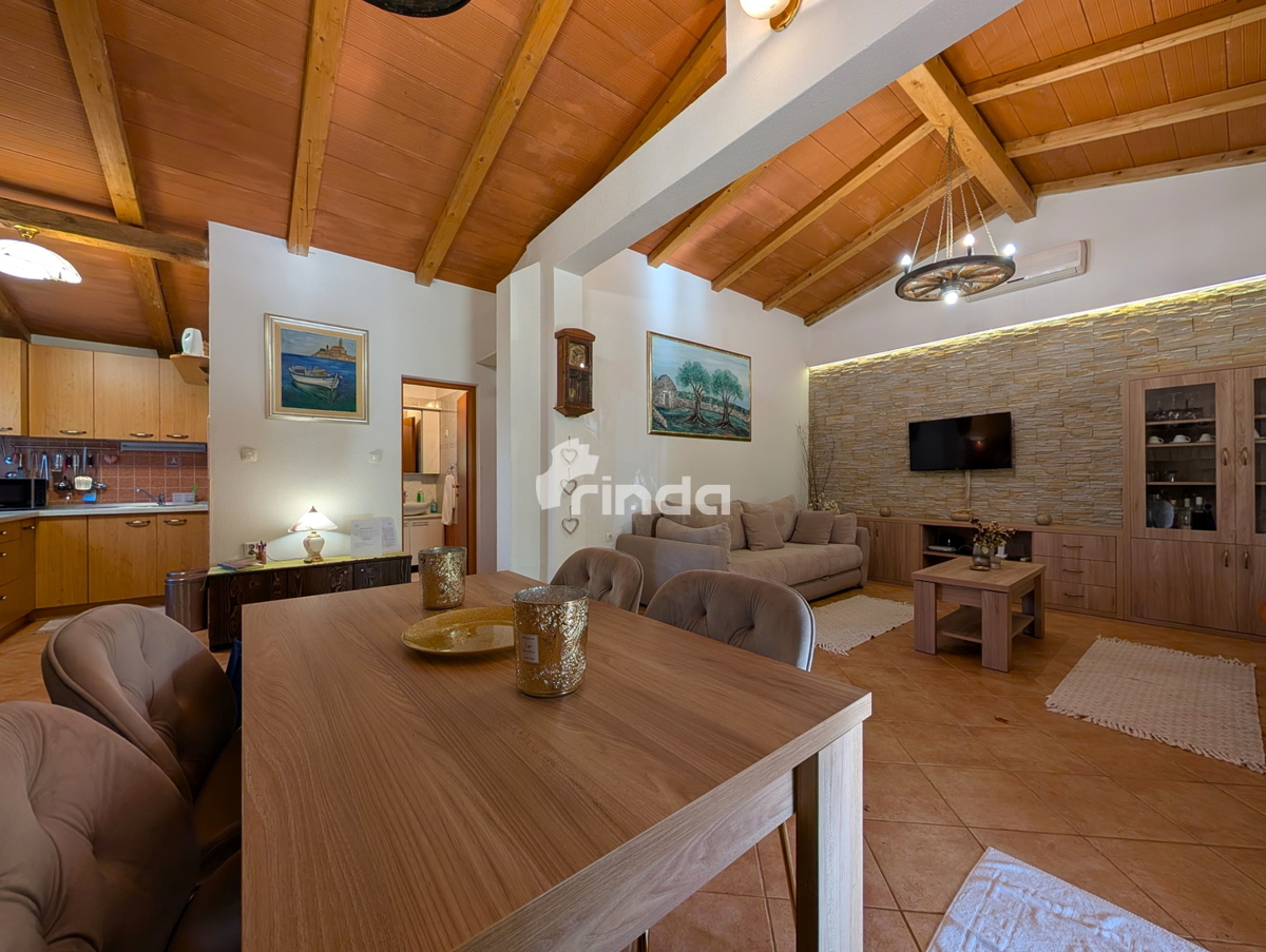 Velika posest na obrobju Rovinja - 125 m2 + (4550 m2)