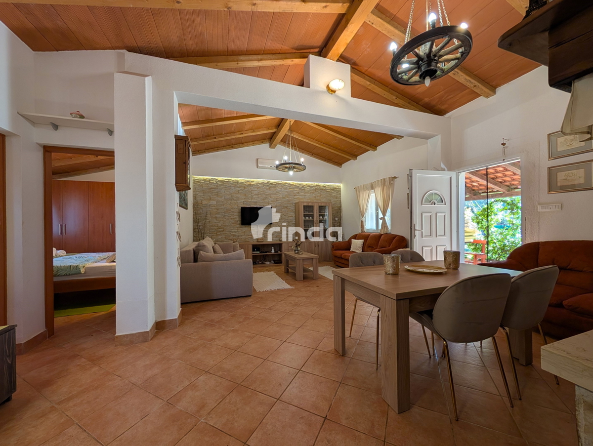 Velika posest na obrobju Rovinja - 125 m2 + (4550 m2)