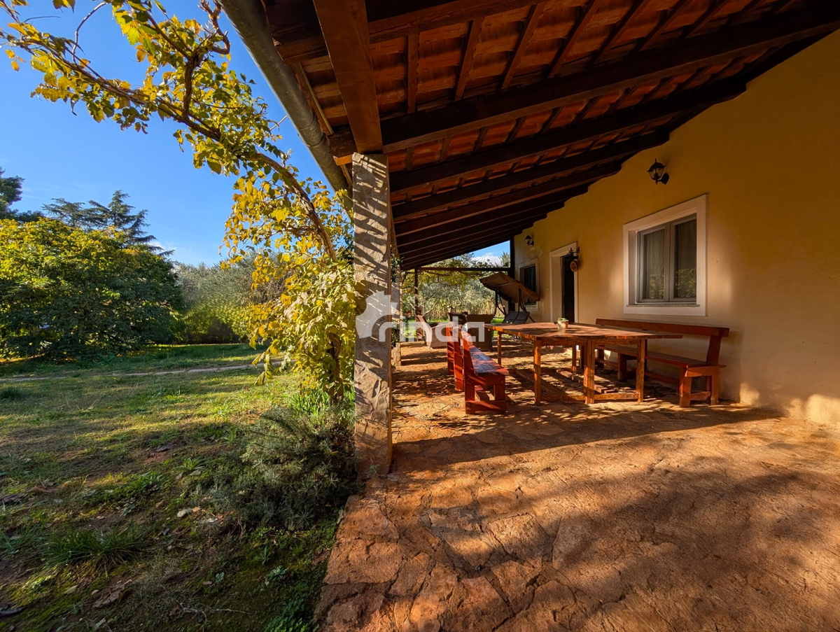 Velika posest na obrobju Rovinja - 125 m2 + (4550 m2)