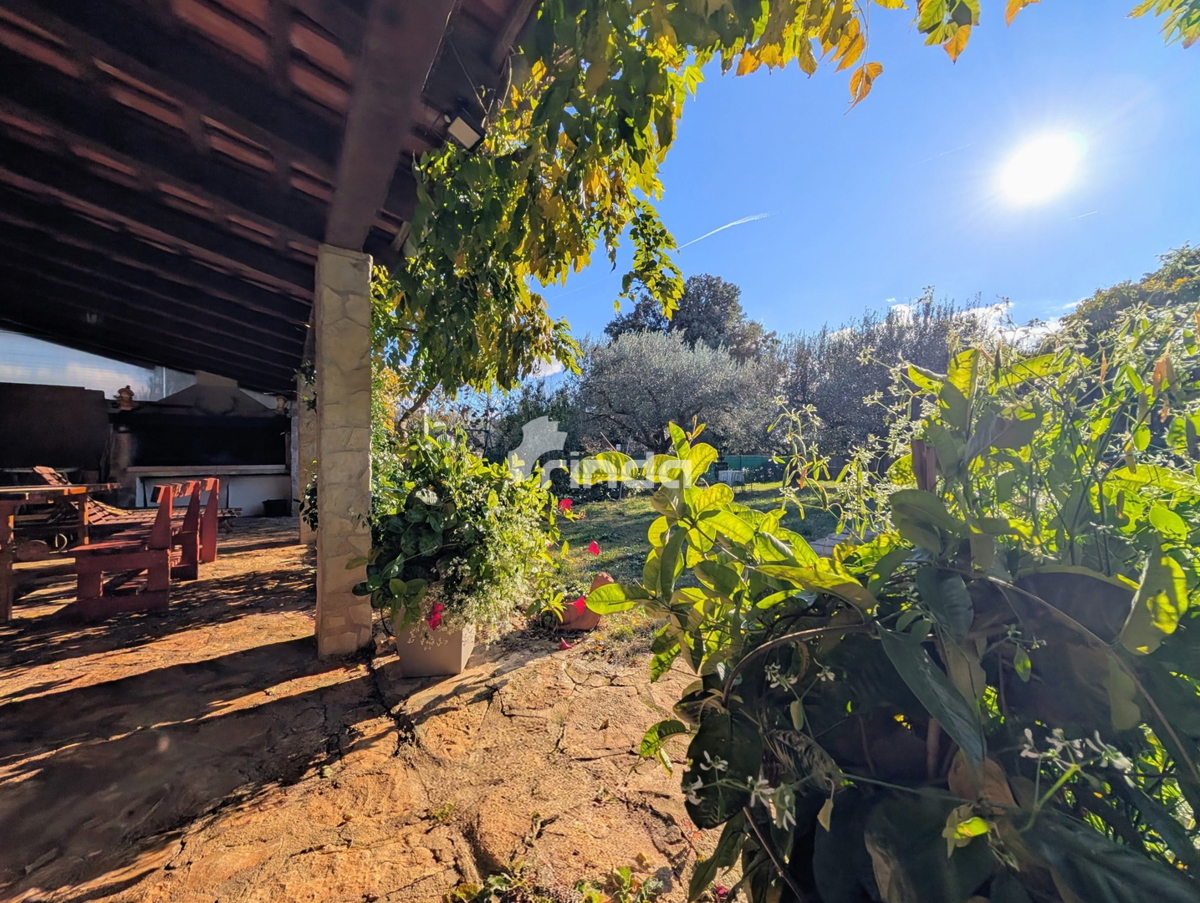 Velika posest na obrobju Rovinja - 125 m2 + (4550 m2)