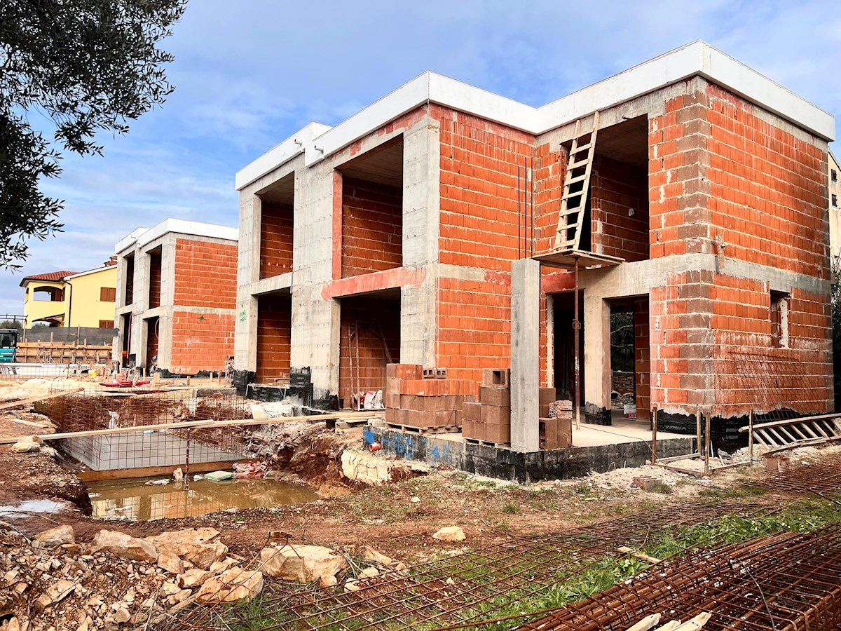 Novigrad, Istra, kuća s bazenom