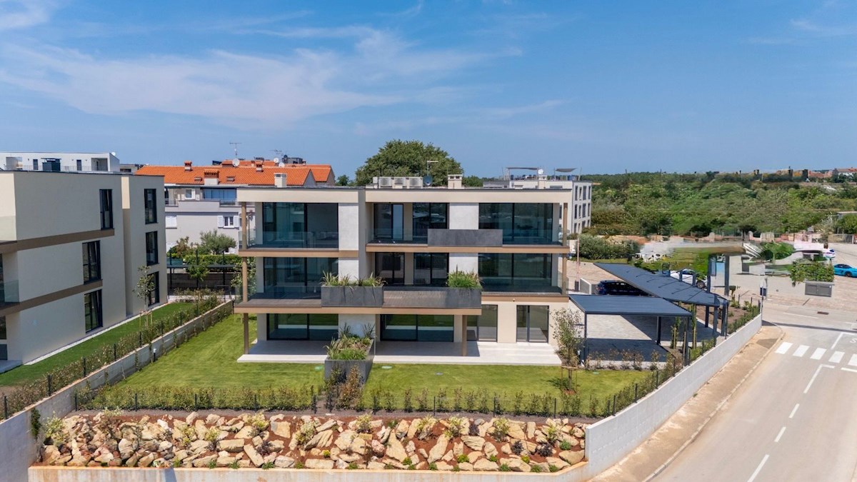 Novigrad, Moderno stanovanje s pogledom na morje