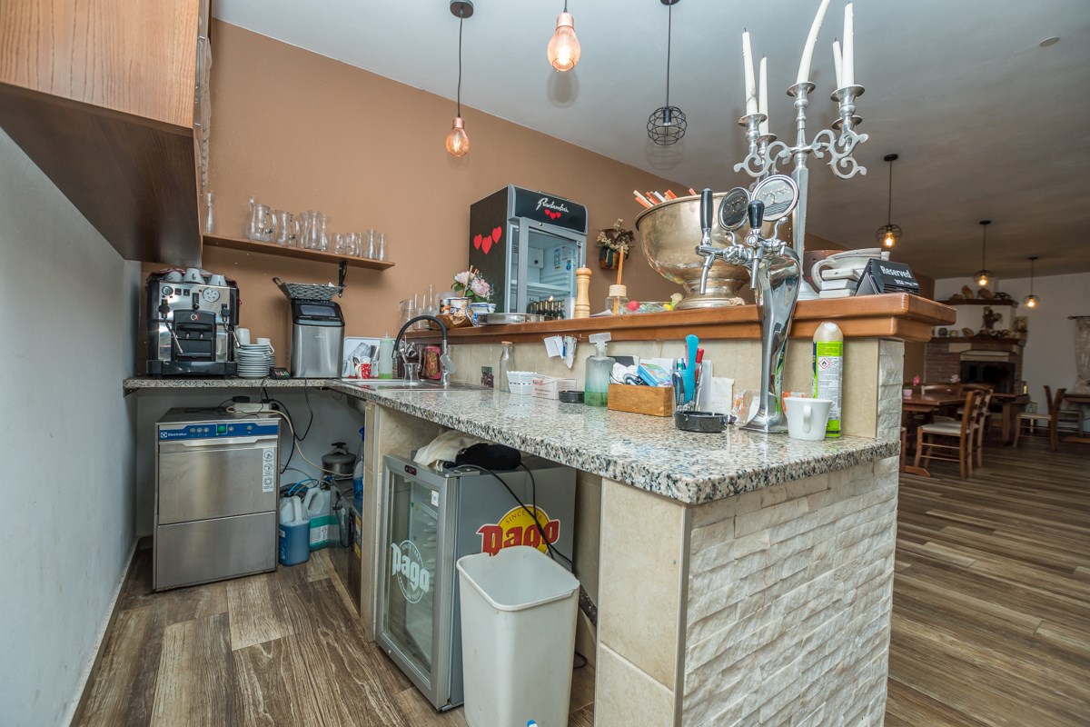 Istra, Poreč, poslovna stavba v bližini Poreča