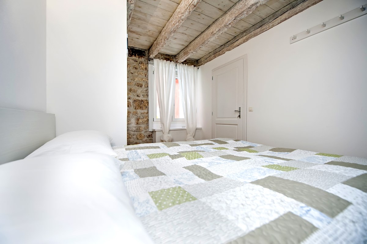 Rovinj, hiša s tremi apartmaji v centru Rovinja