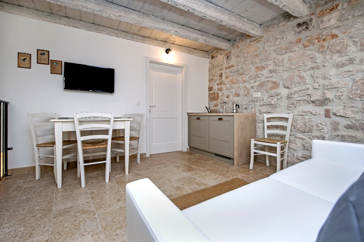 Rovinj, hiša s tremi apartmaji v centru Rovinja