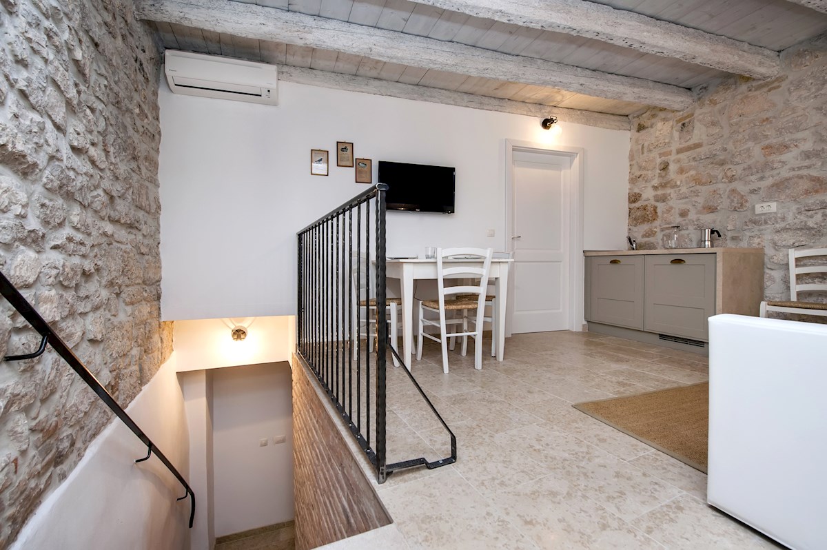 Rovinj, hiša s tremi apartmaji v centru Rovinja