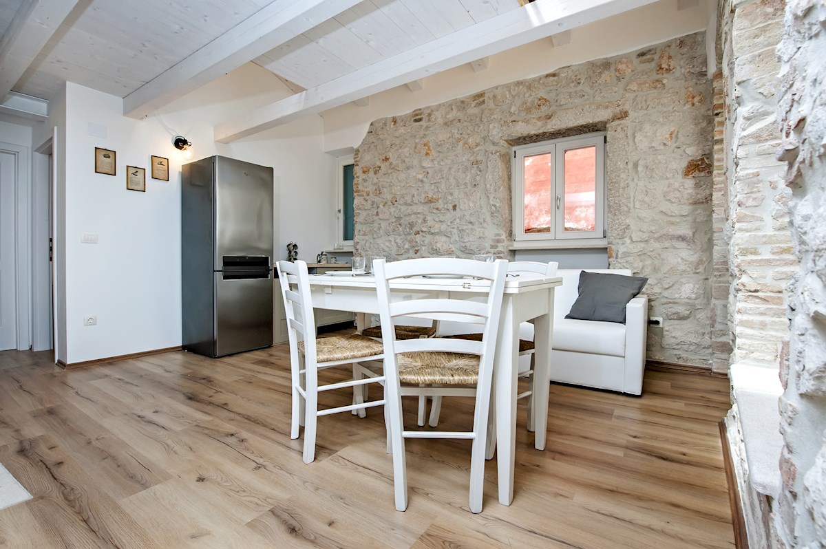 Rovinj, hiša s tremi apartmaji v centru Rovinja