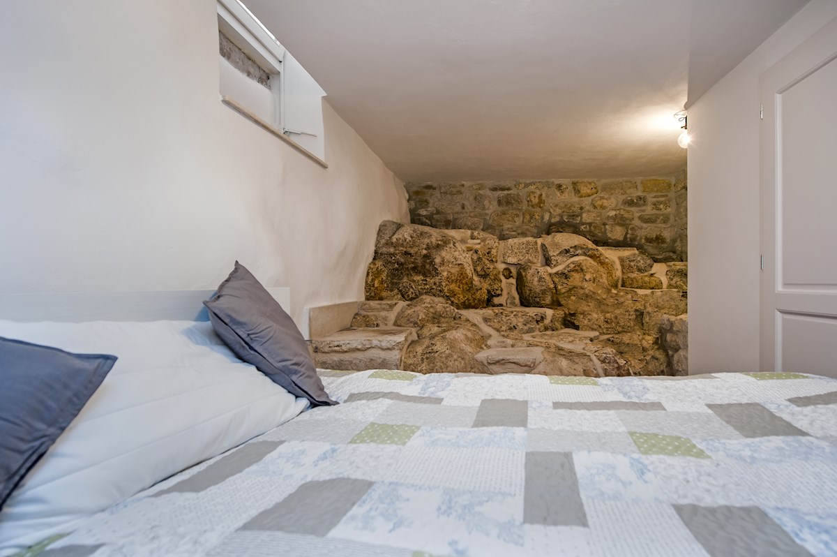 Rovinj, hiša s tremi apartmaji v centru Rovinja