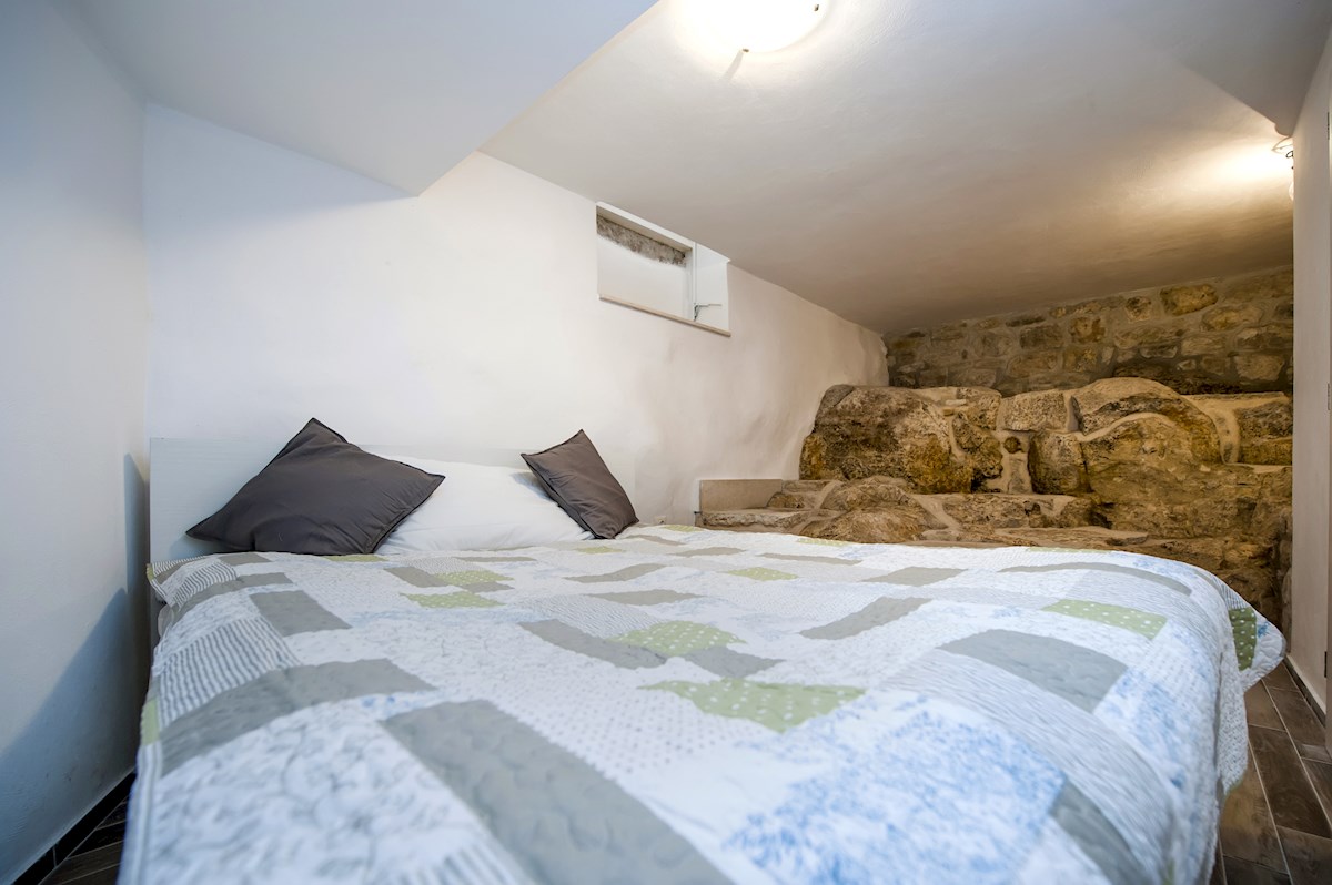 Rovinj, hiša s tremi apartmaji v centru Rovinja