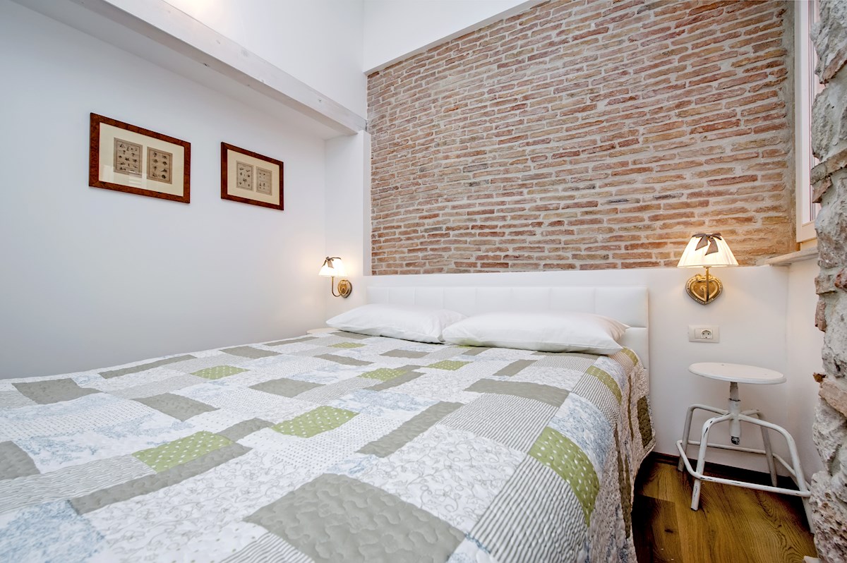 Rovinj, hiša s tremi apartmaji v centru Rovinja