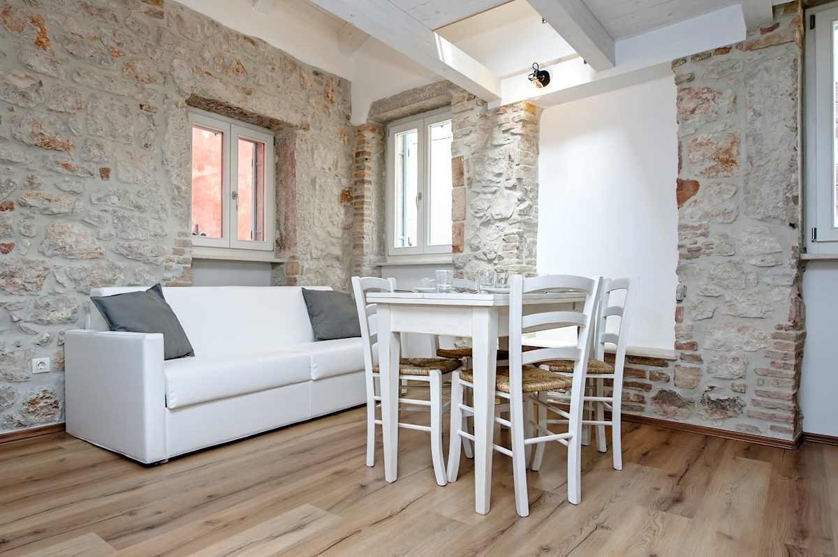 Rovinj, hiša s tremi apartmaji v centru Rovinja